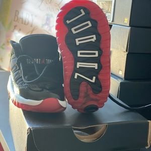Baby shoes jordan breds